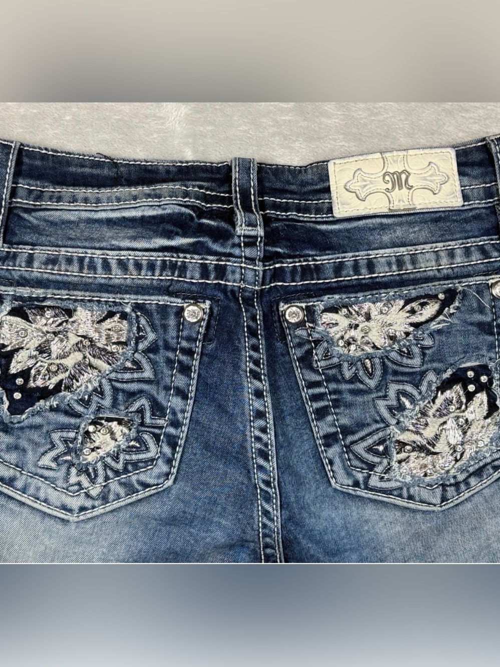 Miss Me Easy Bootcut Jeans Womens 26 Mid Rise Blue Denim Embellished Pocket.